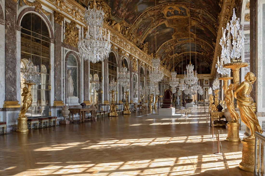 Hallof mirrors, galeries de glaces, palace chateau versailles paris france