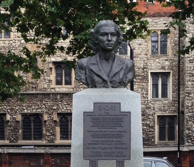 Memorial to the heroines of SOE in WW2, south bank of the thames, lambeth, london, uk